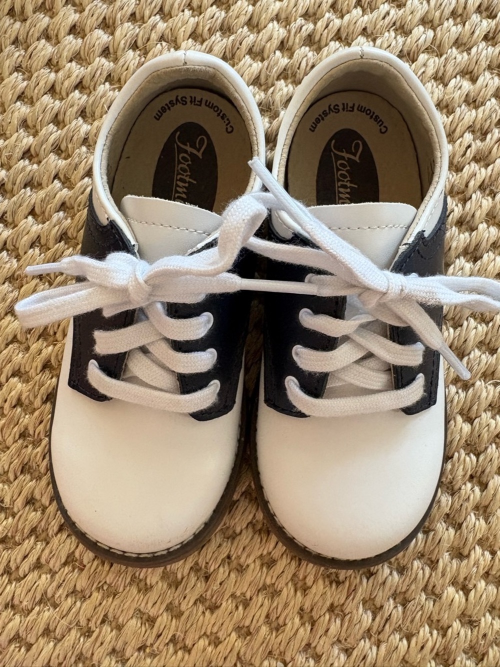 FootMates Saddle Oxford White and Navy Lace-Up Kids Dress Shoes